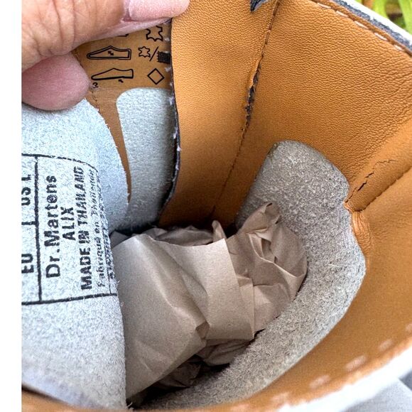 Dr. Martens Alix White Leather 10 Hole Pointed Toe Ankle Boots Size 7 DOC Marten - Picture 13 of 14